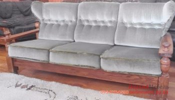 Трехместный велюровый диван