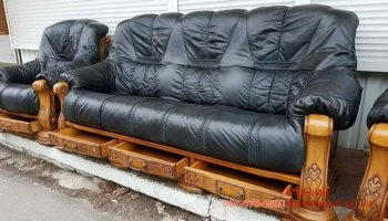 Трехместный кожаный диван с выдвижными шухлядами