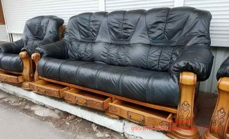 Трехместный кожаный диван с выдвижными шухлядами