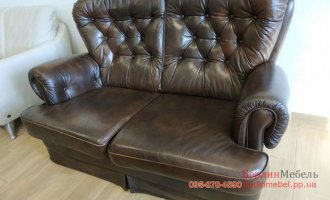 Двухместный кожаный диван Chesterfield