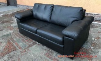 Двухместный раскладной кожаный диван