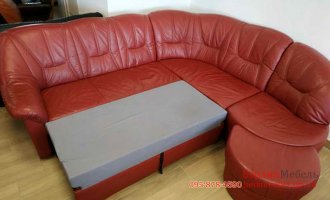Кожаный угловой диван + пуф