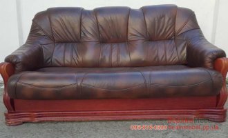 Трехместный раскладной кожаный диван
