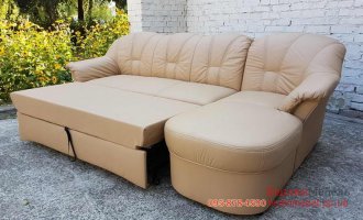 Кожаный угловой  диван