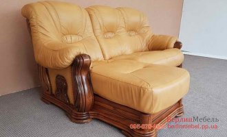 Кожаный диван на дубовом каркасе