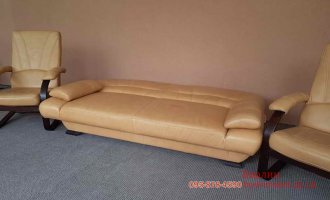 Раскладной трехместный диван