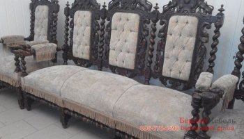 Антикварный диван 