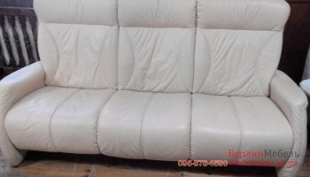 Кожаный трехместный диван релакс
