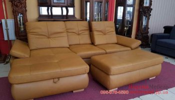 кожаный угловой диван с приставным пуфом