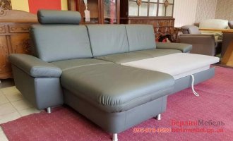 Угловой раскладной диван с подставным пуфом