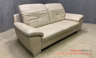 Кожаный фирменный диван тройка
