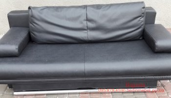 Раскладной диван из кожзама