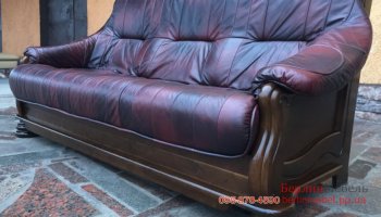 Раскладной кожаный диван на дубовом каркасе