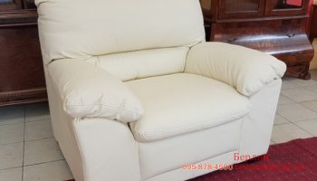 Мягкое кожаное кресло 