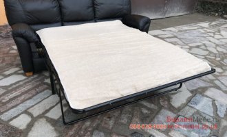 Раскладной трехместный кожаный диван