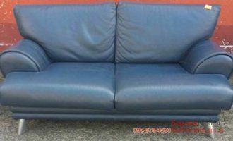 Двухместный  кожаный  диван 