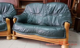 Кожаный диван на дубе